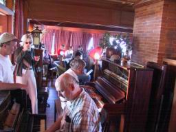 Piano Players n Rox 4067.JPG
